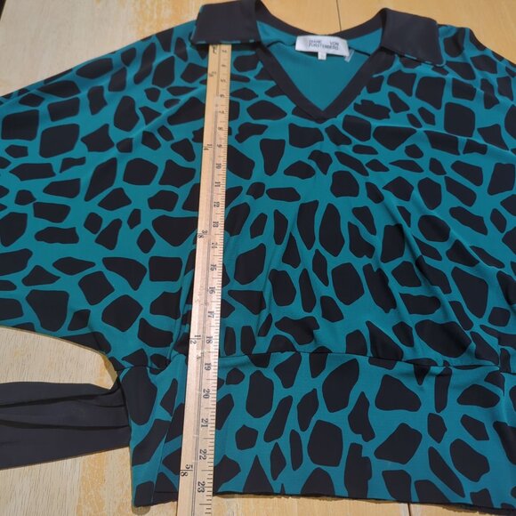 Diane Von Furstenberg Teal Black Animal Print Blouse V-Neck‎ Tie Waist L - Picture 10 of 15
